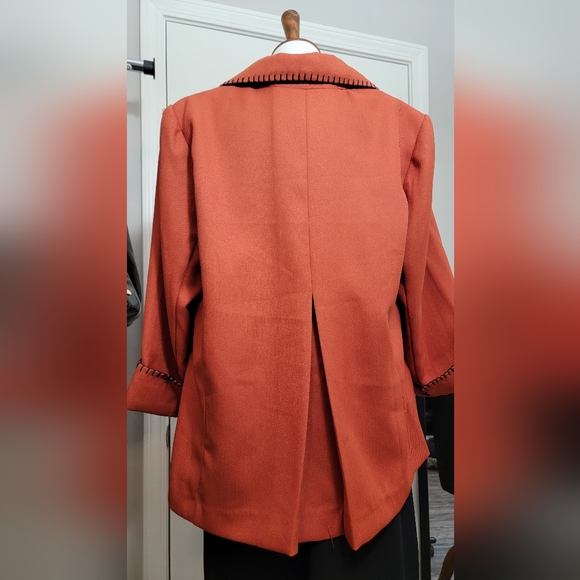 Woman Suit Plus Le Suit - Picture 2 of 7